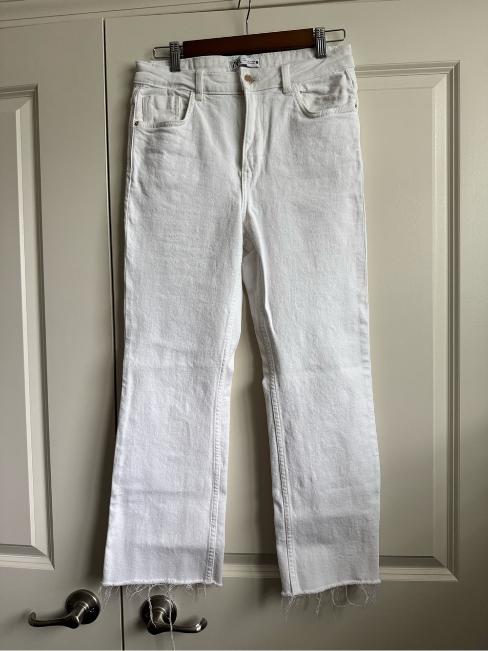 Zara White Straight-Leg High Rise Denim Jeans